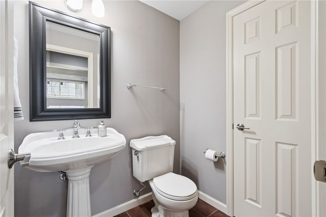 138 Autumn Woods Drive NW, Cedar Rapids, IA 52405