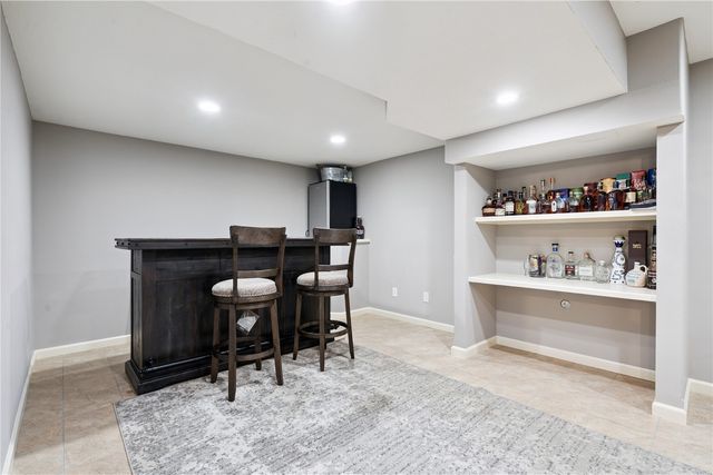 138 Autumn Woods Drive NW, Cedar Rapids, IA 52405