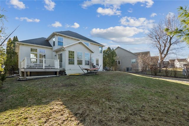 138 Autumn Woods Drive NW, Cedar Rapids, IA 52405