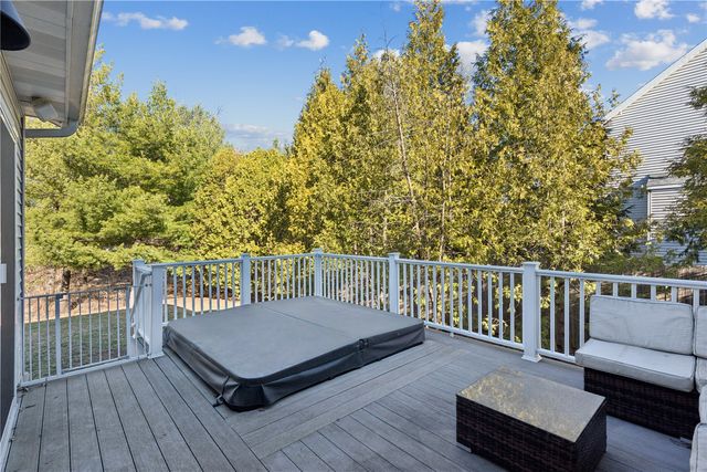 138 Autumn Woods Drive NW, Cedar Rapids, IA 52405