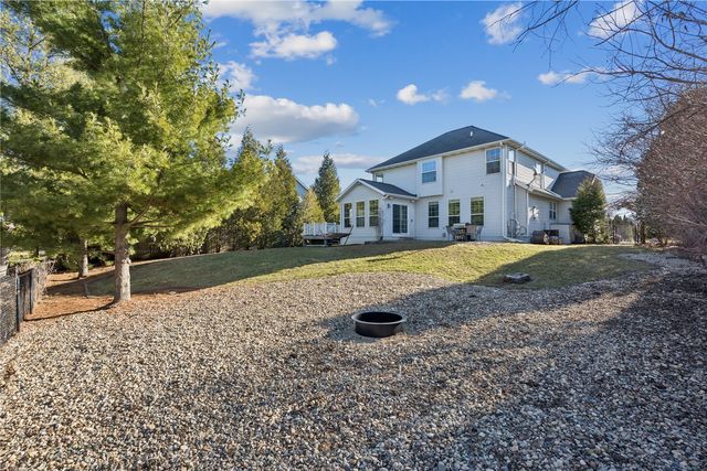 138 Autumn Woods Drive NW, Cedar Rapids, IA 52405