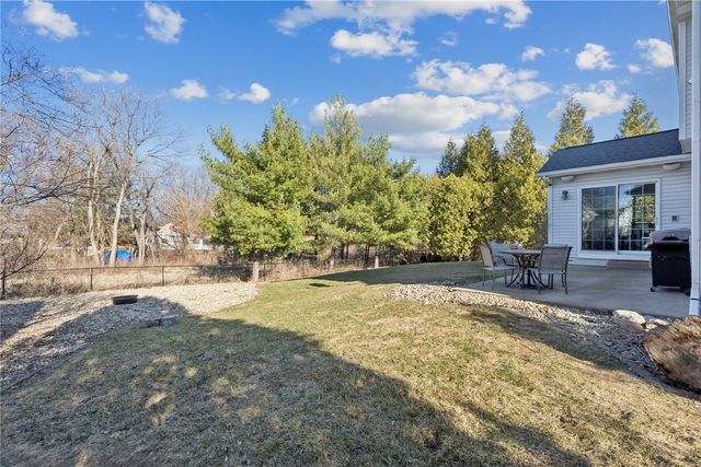 138 Autumn Woods Drive NW, Cedar Rapids, IA 52405