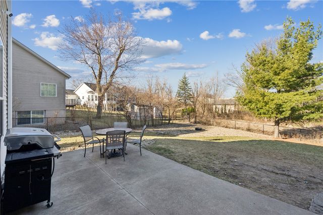 138 Autumn Woods Drive NW, Cedar Rapids, IA 52405