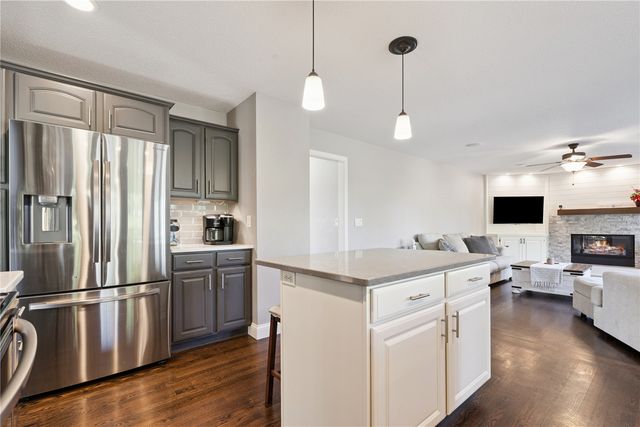 138 Autumn Woods Drive NW, Cedar Rapids, IA 52405