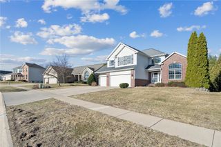 138 Autumn Woods Drive NW, Cedar Rapids, IA 52405