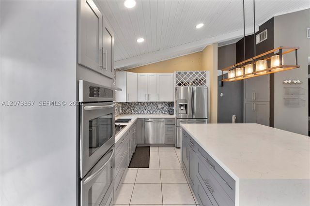 4450 NW 71st Ave, Lauderhill, FL 33319