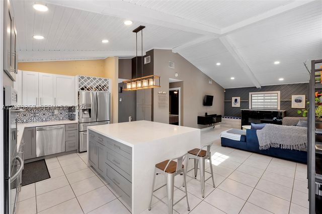 4450 NW 71st Ave, Lauderhill, FL 33319