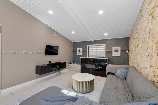 4450 NW 71st Ave, Lauderhill, FL 33319
