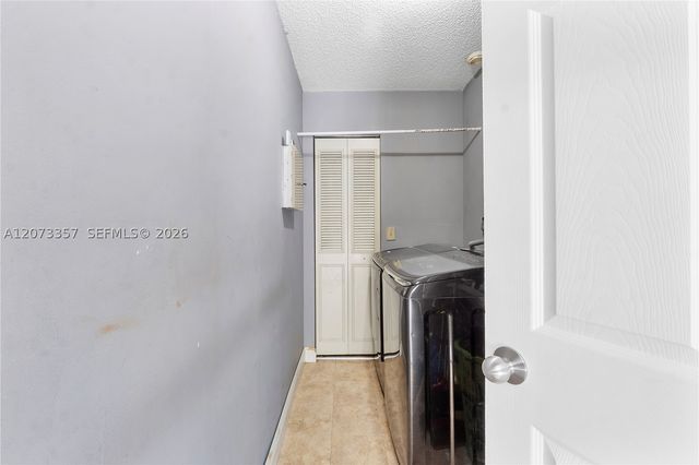 4450 NW 71st Ave, Lauderhill, FL 33319