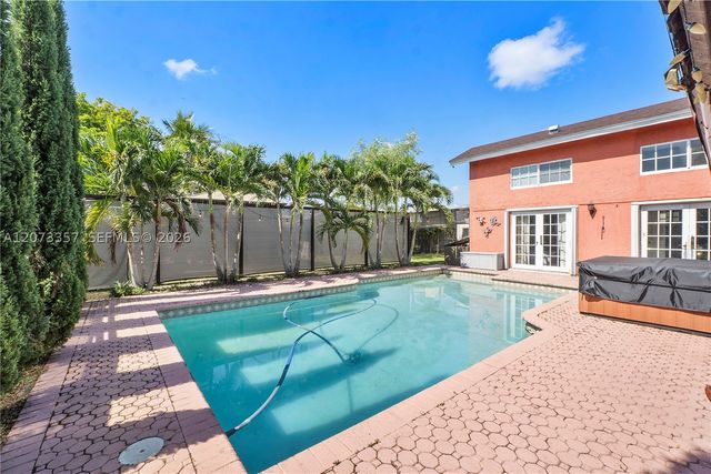 4450 NW 71st Ave, Lauderhill, FL 33319