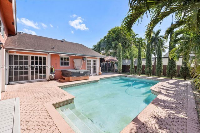 4450 NW 71st Ave, Lauderhill, FL 33319