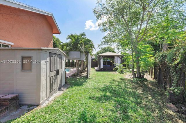 4450 NW 71st Ave, Lauderhill, FL 33319