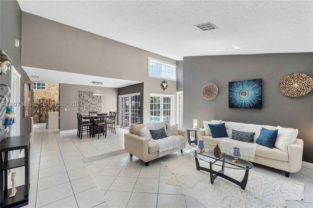 4450 NW 71st Ave, Lauderhill, FL 33319