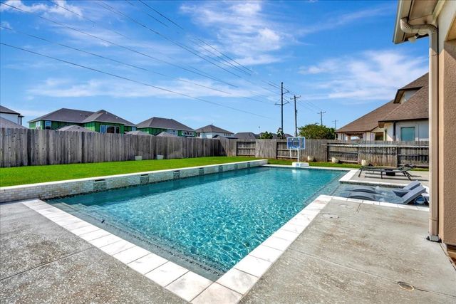 1310 Tamina Pass Lane, Friendswood, TX 77546
