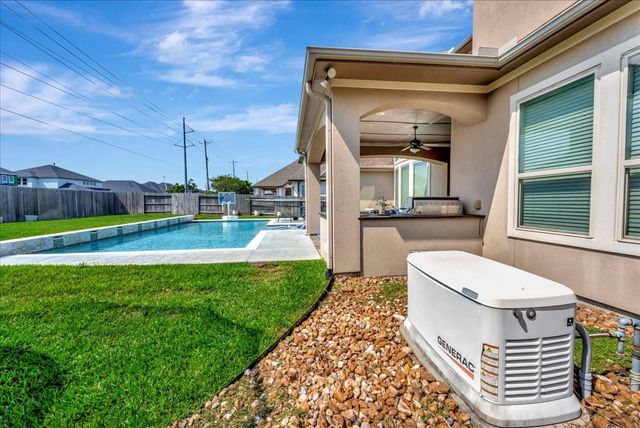 1310 Tamina Pass Lane, Friendswood, TX 77546