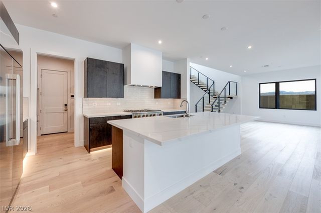 27 Sumter Ridge Street, Las Vegas, NV 89138