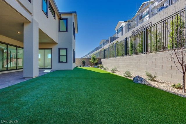 27 Sumter Ridge Street, Las Vegas, NV 89138