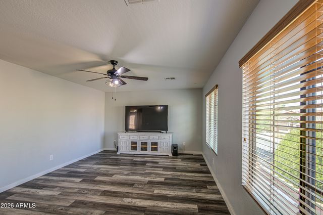 9311 E GREENWAY Street, Mesa, AZ 85207