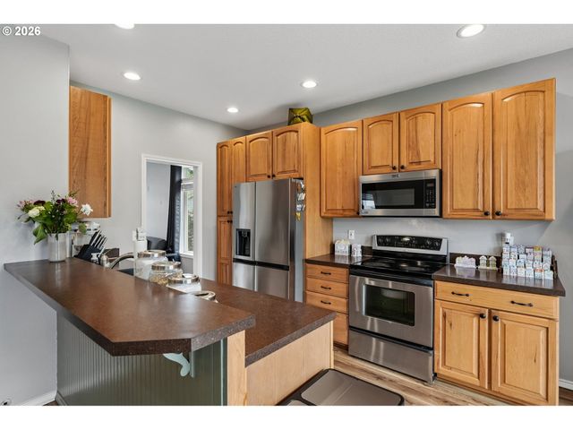 19365 VINCENT Dr, Oregon City, OR 97045