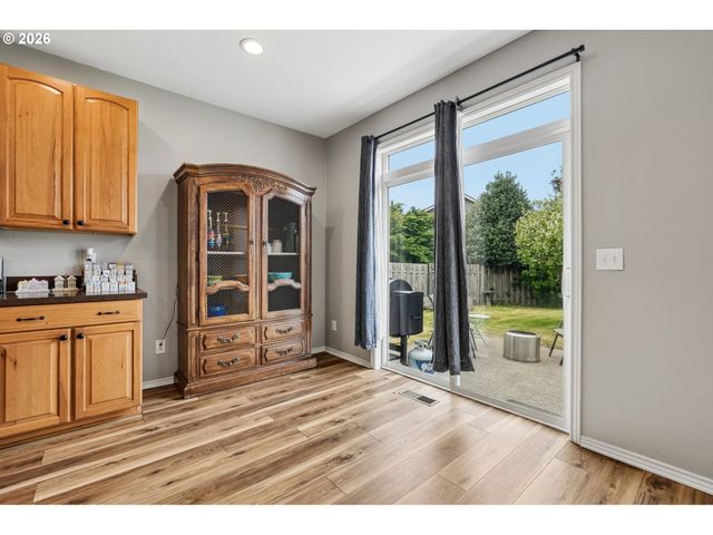 19365 VINCENT Dr, Oregon City, OR 97045