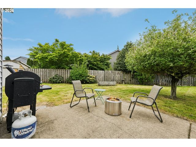 19365 VINCENT Dr, Oregon City, OR 97045