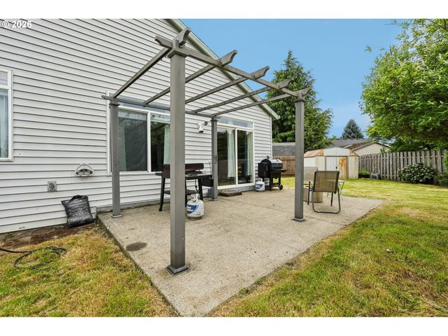 19365 VINCENT Dr, Oregon City, OR 97045