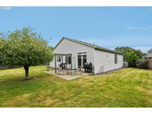19365 VINCENT Dr, Oregon City, OR 97045