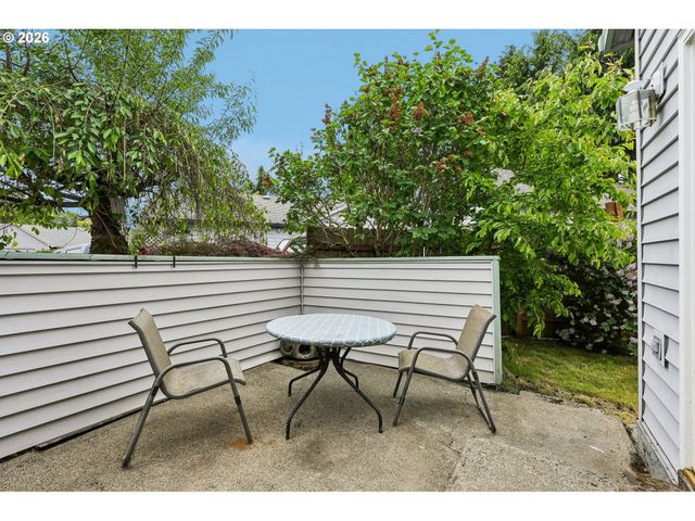 19365 VINCENT Dr, Oregon City, OR 97045