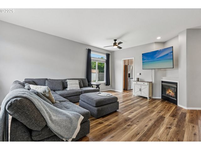 19365 VINCENT Dr, Oregon City, OR 97045