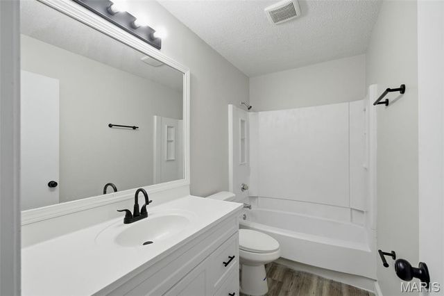 1361 Summergate Parkway, St Charles, MO 63303