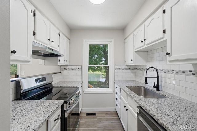 1361 Summergate Parkway, St Charles, MO 63303