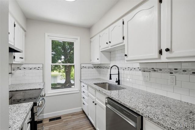 1361 Summergate Parkway, St Charles, MO 63303