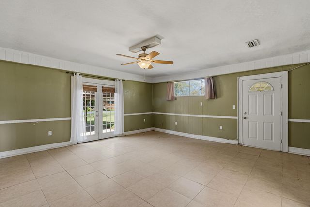 126 Meadow Park Ln., Hattiesburg, MS 39401