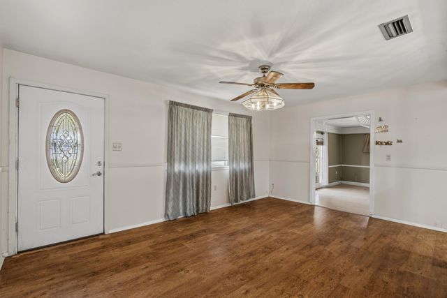 126 Meadow Park Ln., Hattiesburg, MS 39401