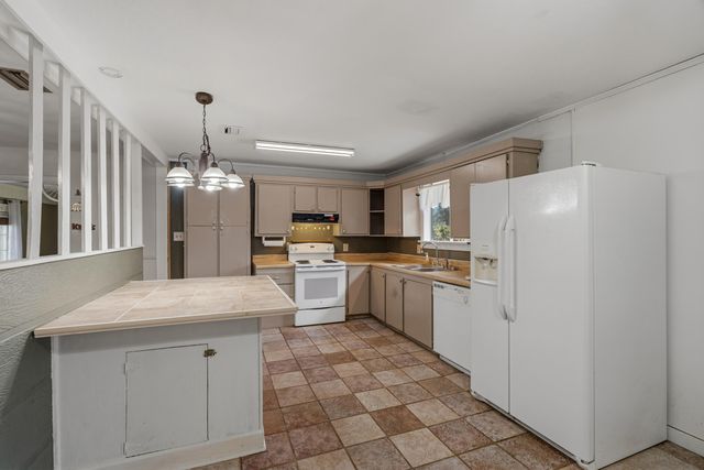 126 Meadow Park Ln., Hattiesburg, MS 39401