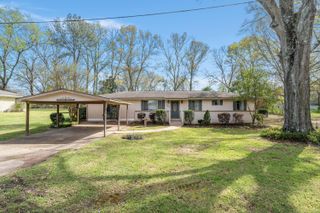126 Meadow Park Ln., Hattiesburg, MS 39401