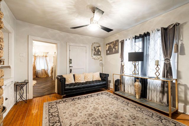 330 E Locust STREET, Milwaukee, WI 53212