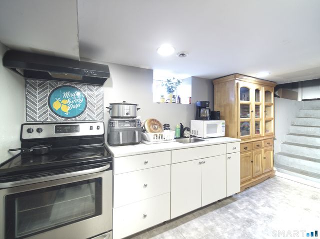 21 Matthews Street, Milford, CT 06460