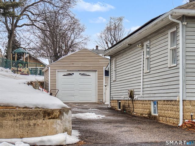 21 Matthews Street, Milford, CT 06460