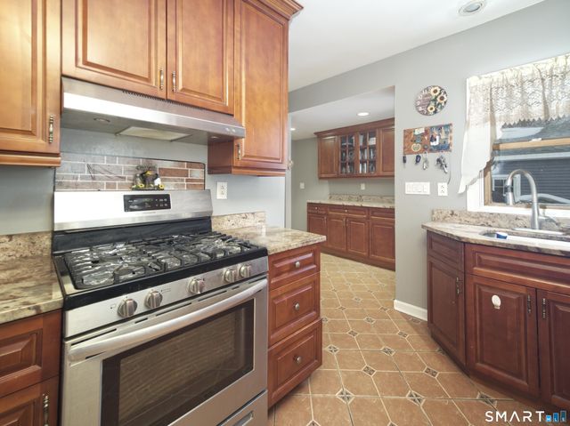 21 Matthews Street, Milford, CT 06460