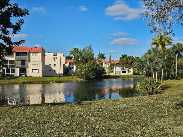 3051 Sunrise Lakes Drive E 203, Sunrise, FL 33322