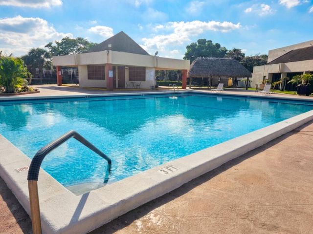 3051 Sunrise Lakes Drive E 203, Sunrise, FL 33322