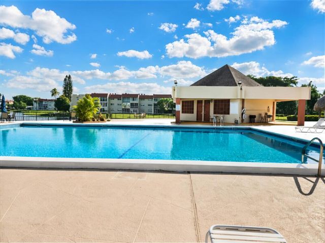 3051 Sunrise Lakes Drive E 203, Sunrise, FL 33322