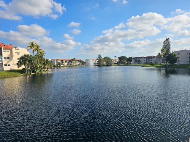 3051 Sunrise Lakes Drive E 203, Sunrise, FL 33322