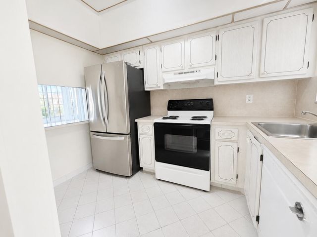 3051 Sunrise Lakes Drive E 203, Sunrise, FL 33322