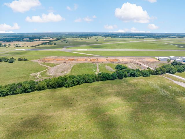 6700 Collier Drive Hangar 4, Paris, TX 75462