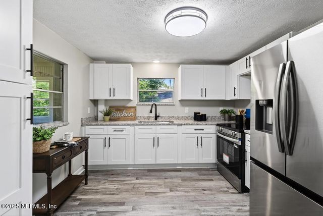 5216 TIMAWATHA Avenue, Jacksonville, FL 32210