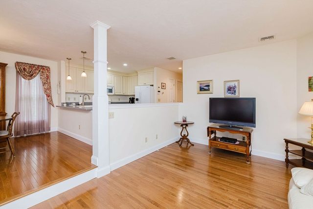 21 Sycamore Dr 21, Middleboro, MA 02346