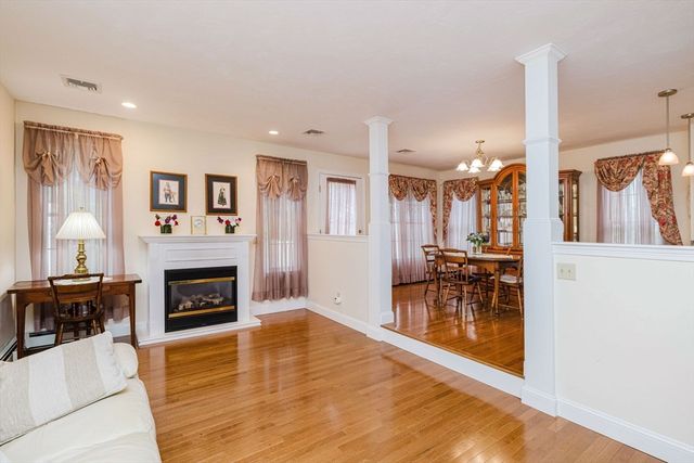 21 Sycamore Dr 21, Middleboro, MA 02346