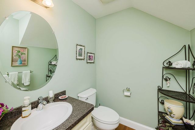 21 Sycamore Dr 21, Middleboro, MA 02346